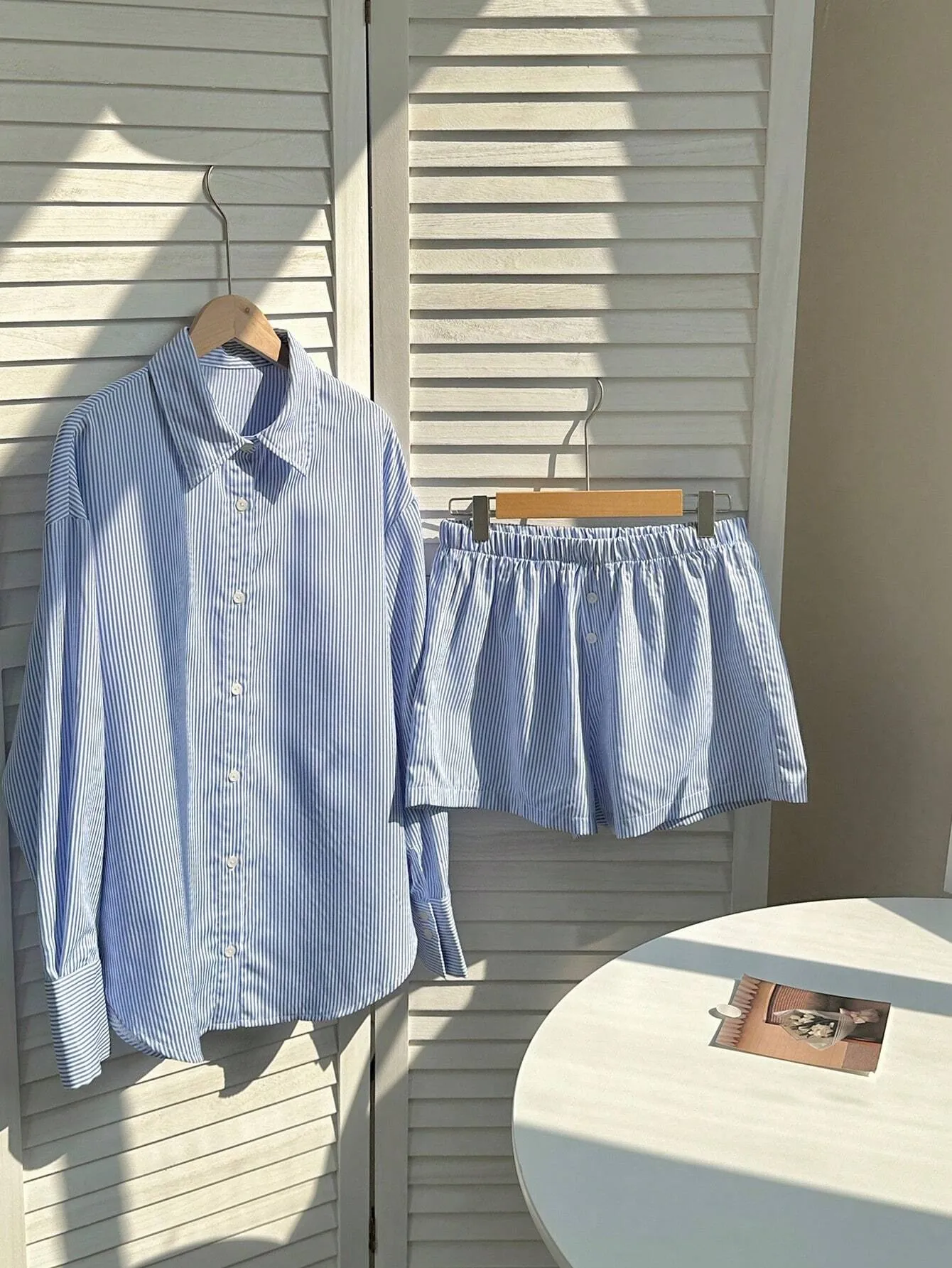 2pcs Women's Striped Long Sleeve Shirt & Shorts Set
