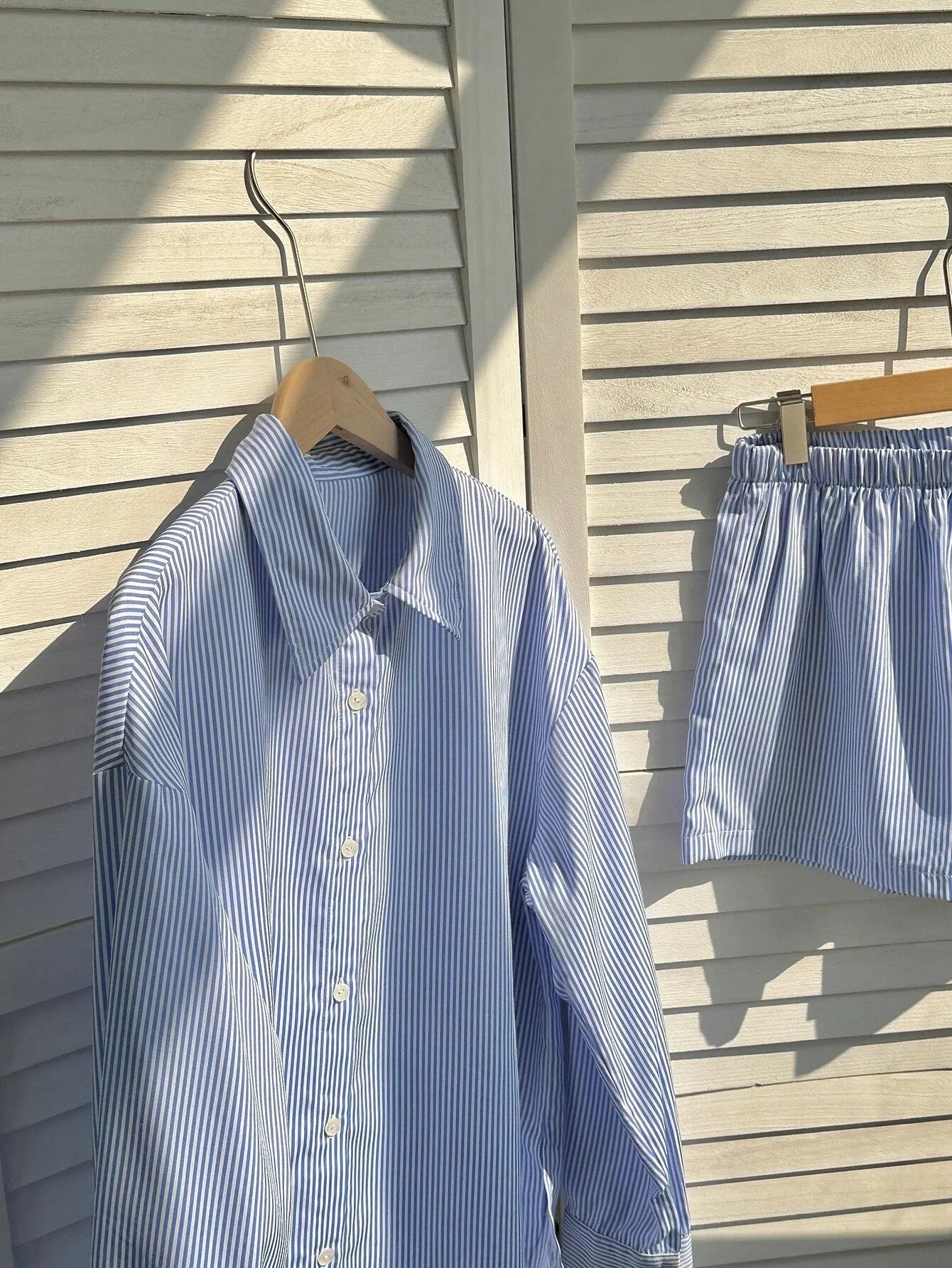 2pcs Women's Striped Long Sleeve Shirt & Shorts Set
